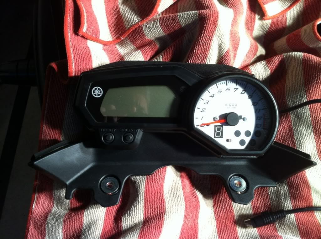 HOW TO Install an Acumen DG8 Gear Indicator Yamaha FZ8 Forum